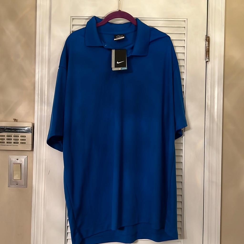 Brand New Nike Golf Short Sleeve Shirt